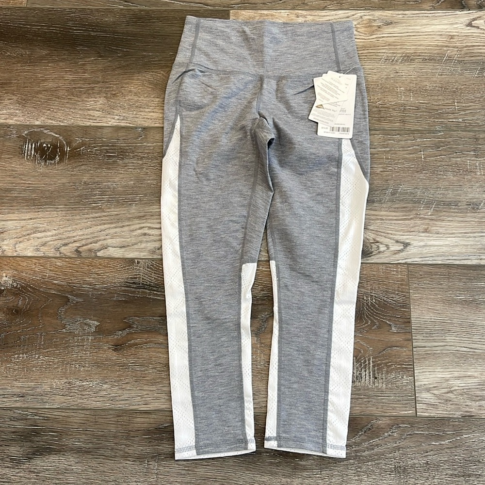 Athleta Capri NWT size XS - Picture 1 of 3